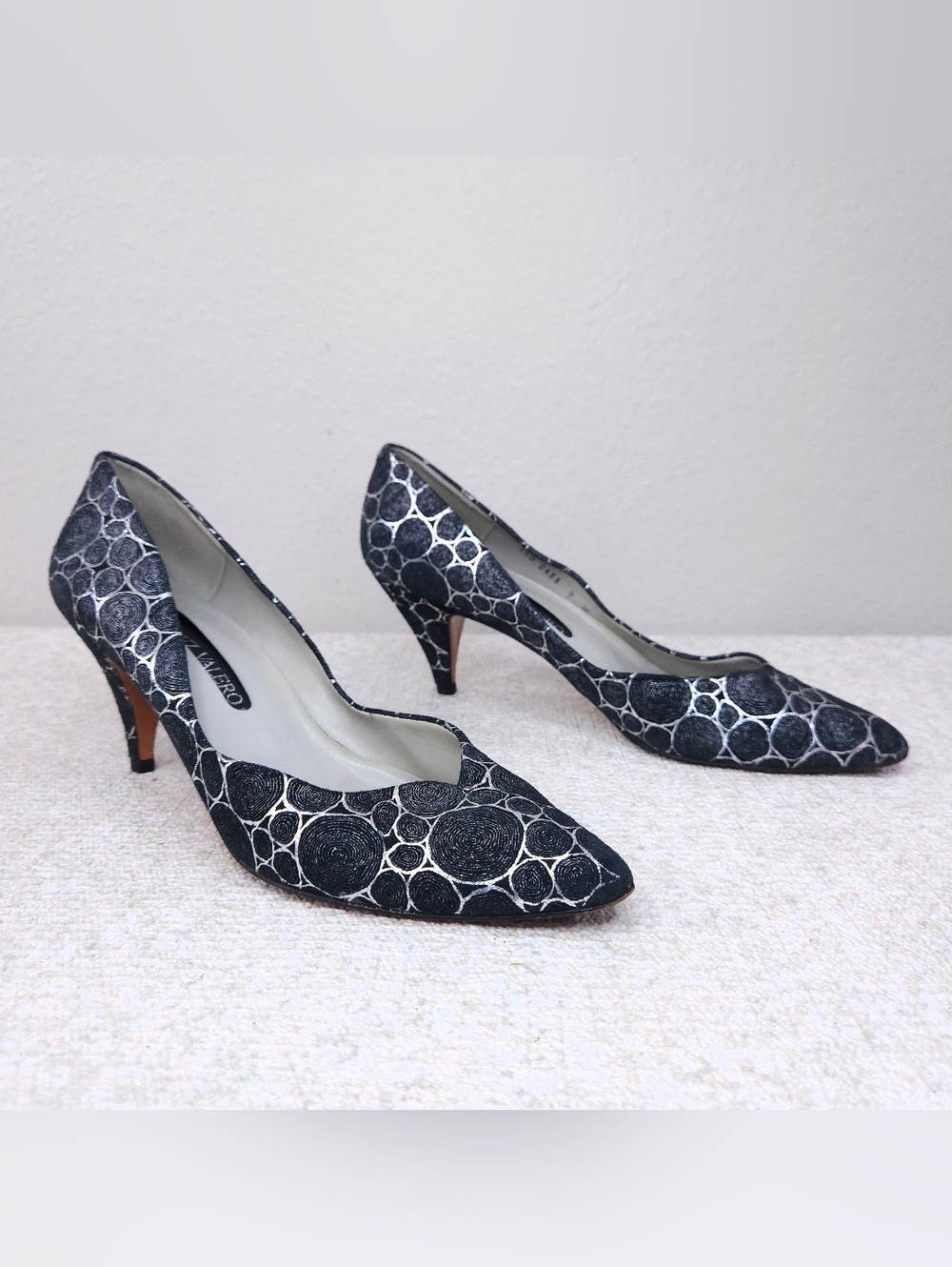 Vintage Martinez Valero Kitten Heel Pumps US 9 Metallic Leather Slip-On Heels